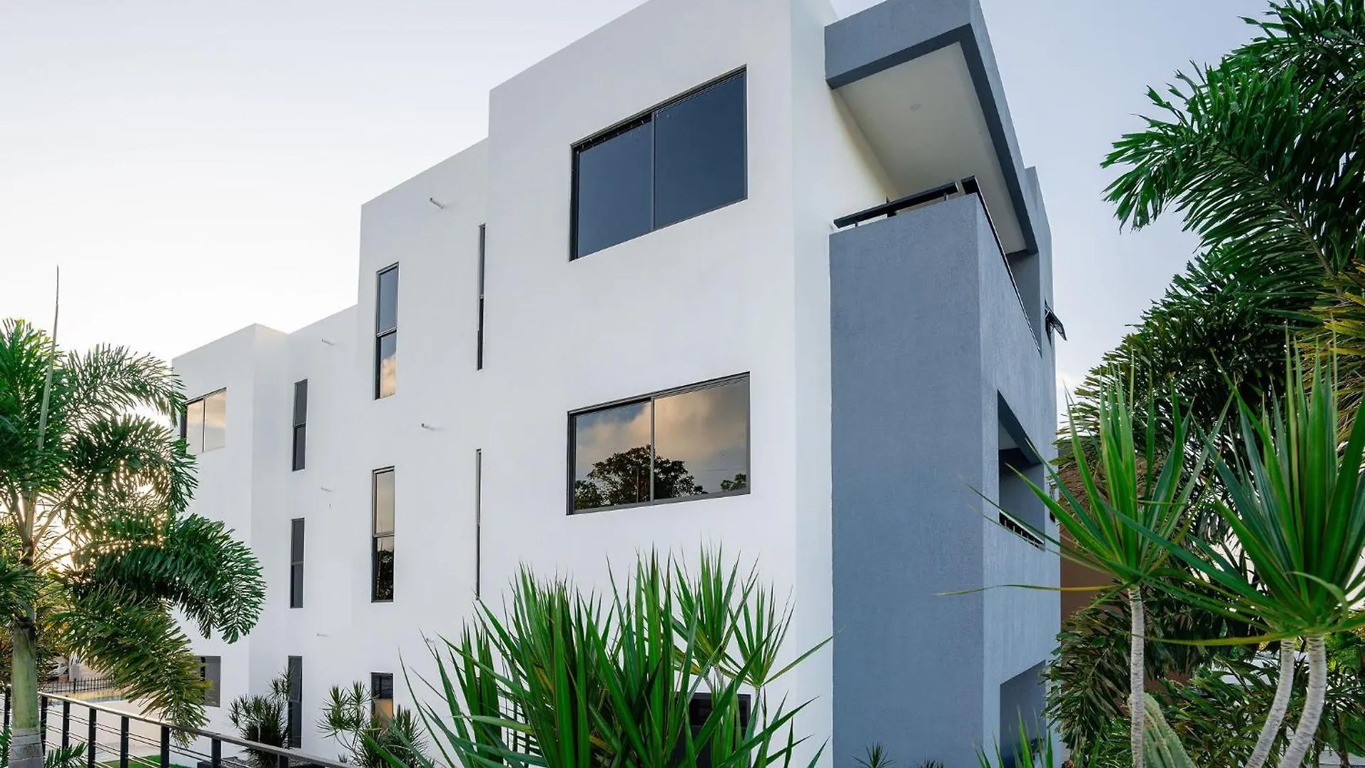Apartament Serenity Haven - Your Ultimate Runaway Bay Escape