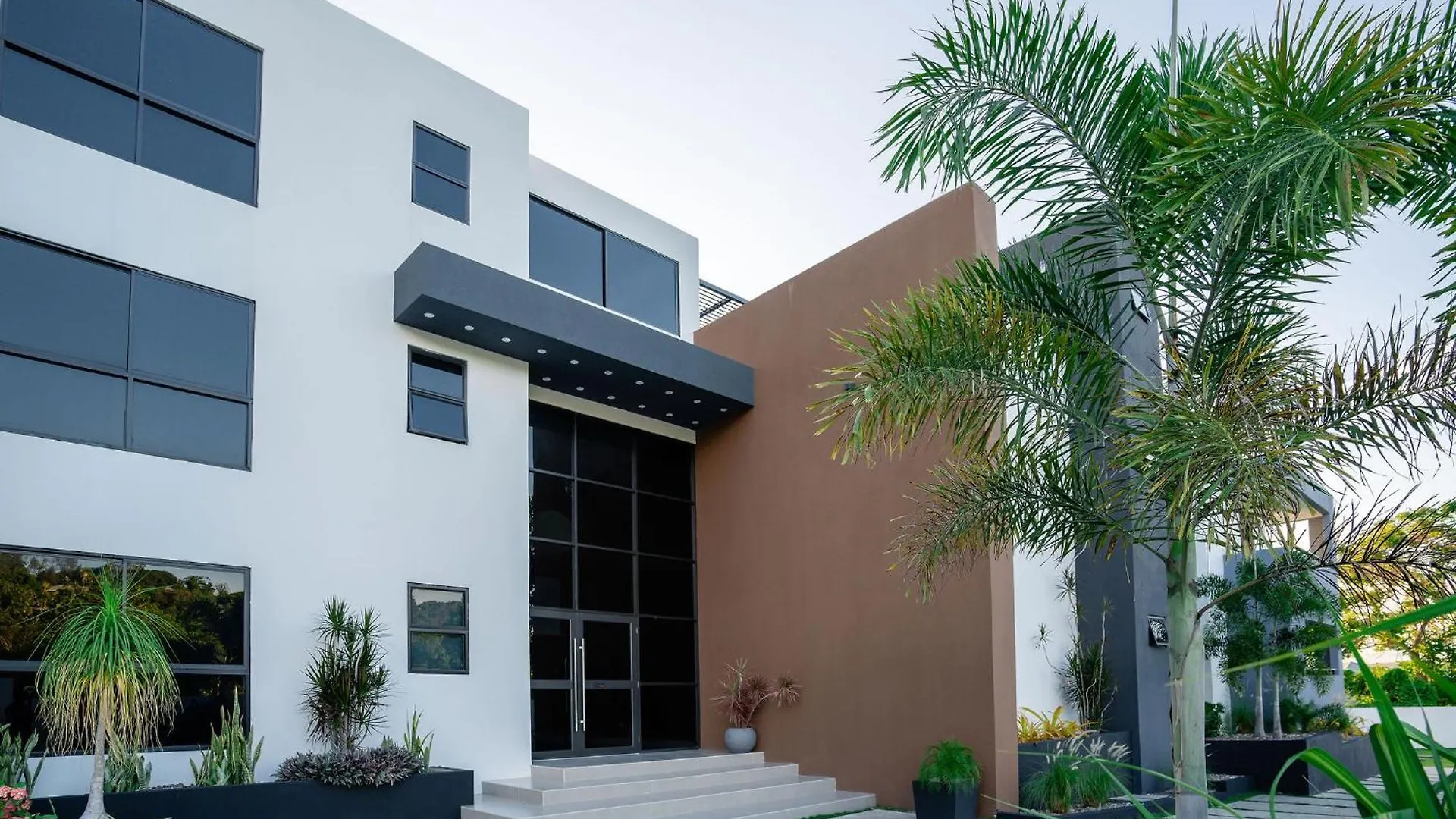 Serenity Haven - Your Ultimate Runaway Bay Escape Apartament