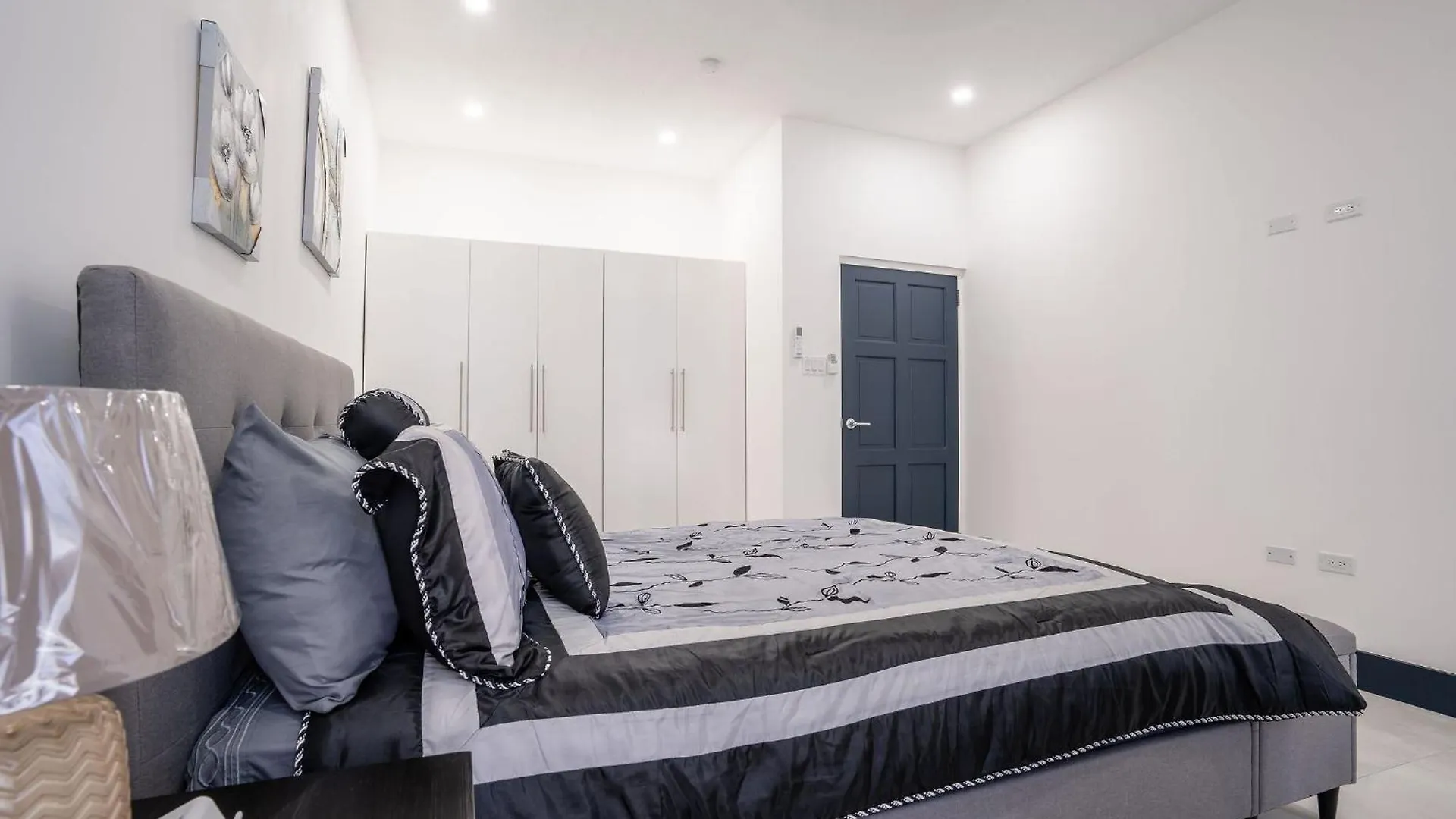 Serenity Haven - Your Ultimate Runaway Bay Escape Apartament