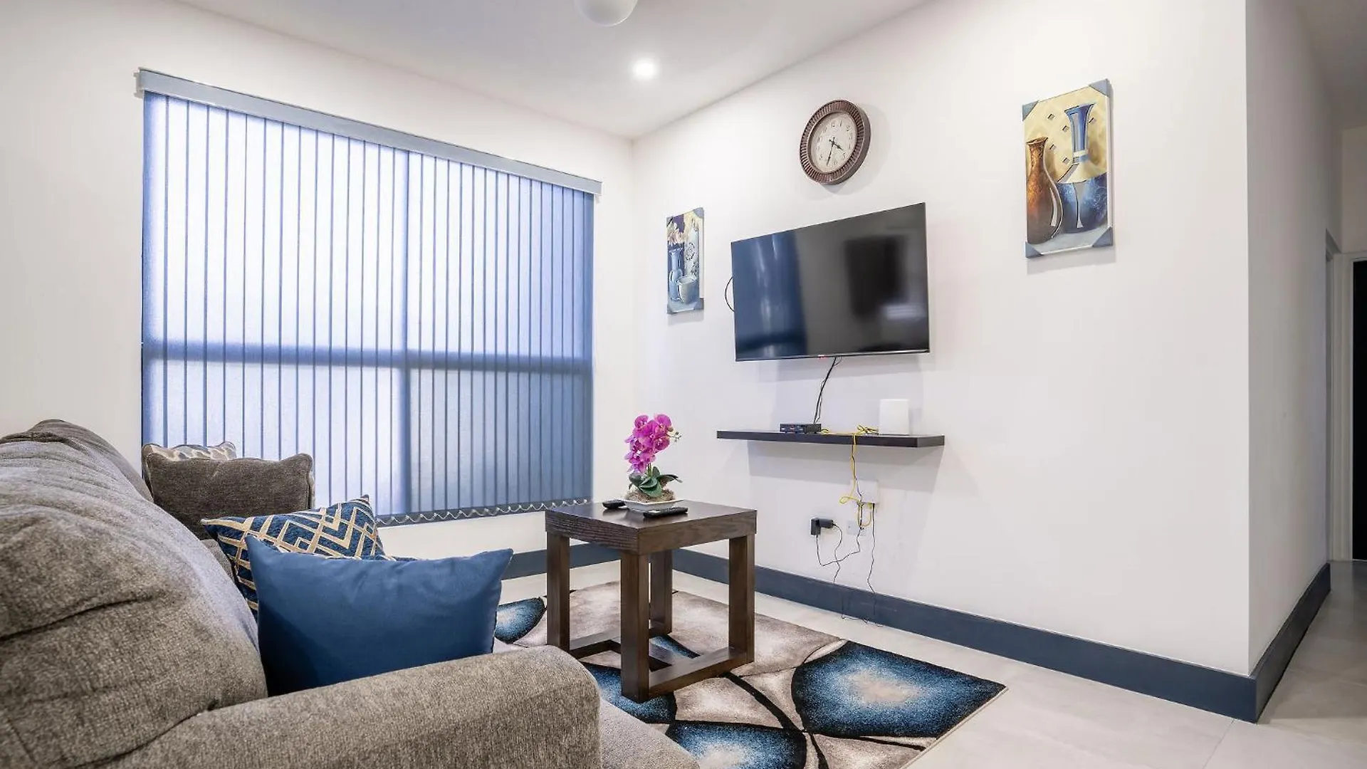Serenity Haven - Your Ultimate Runaway Bay Escape