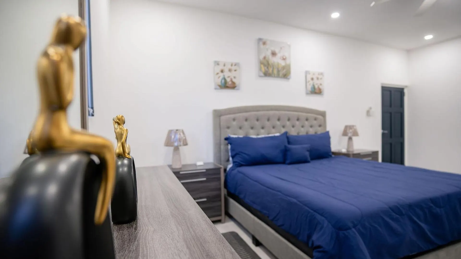 Serenity Haven - Your Ultimate Runaway Bay Escape